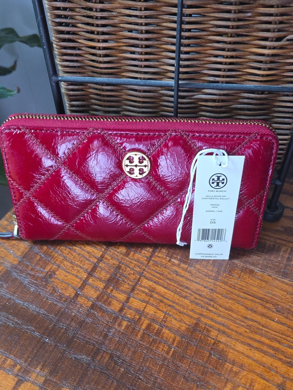Tory Burch Quilted Patent Willa Shine Zip Continental in Sorrel with Gold Logo